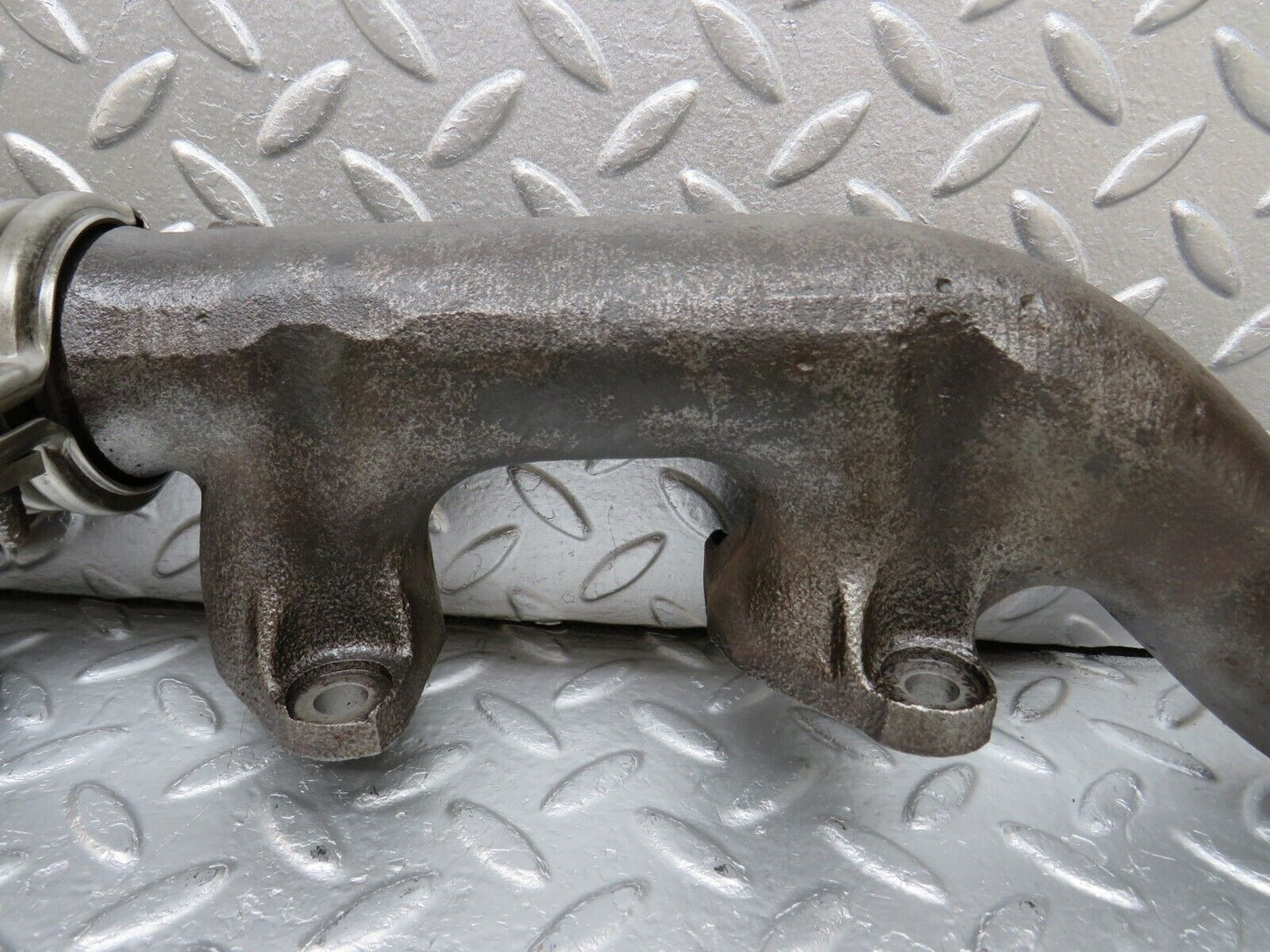 34637 Mercedes-Benz C126 380SEC Exhaust Manifold Left 1161420502 1161420802