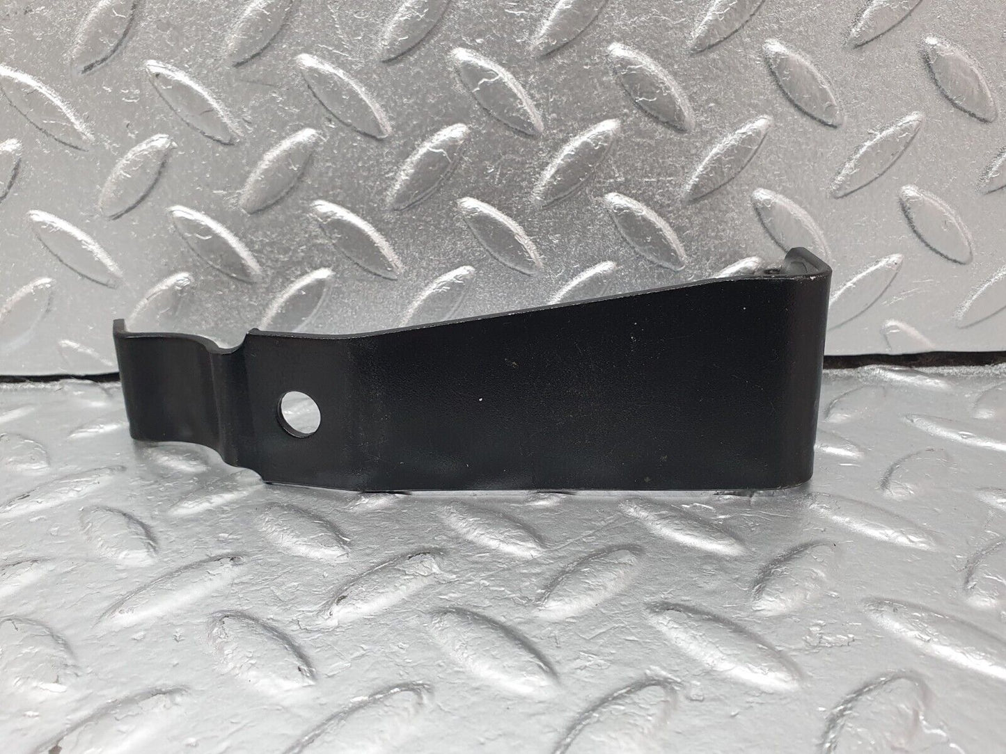 42119 Mercedes-Benz W202 C200 Anti Roll Bar Holder Bracket Front Left