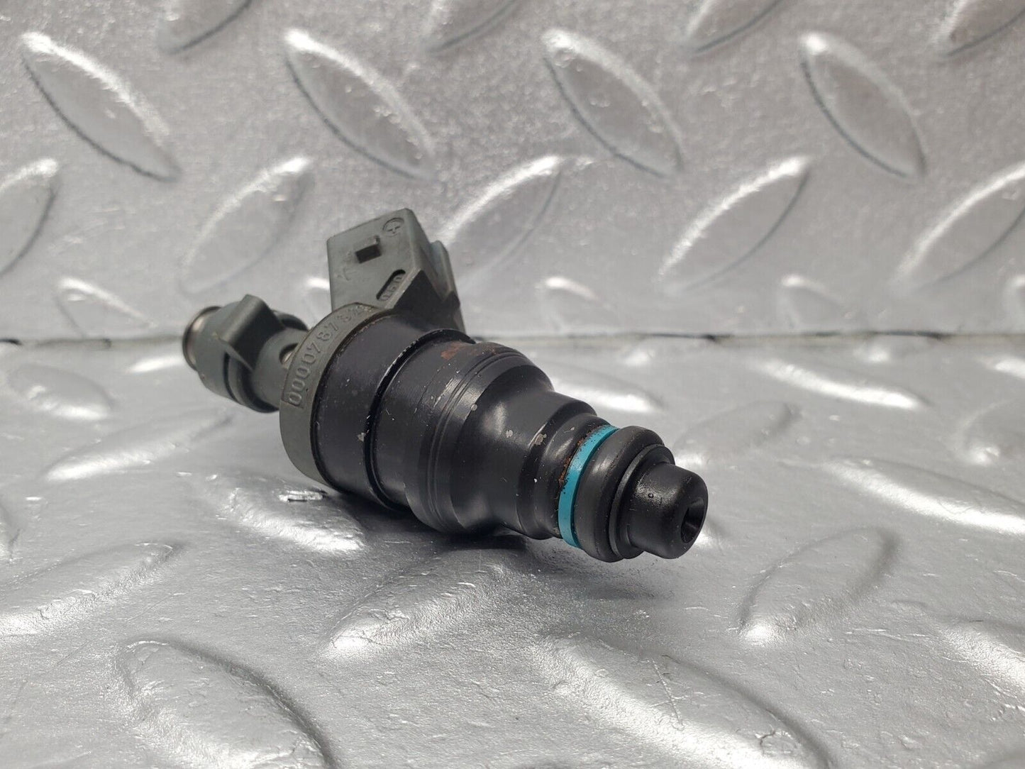 46243 Mercedes-Benz W124 280E Fuel Injector Bosch 0280155209 0000787323