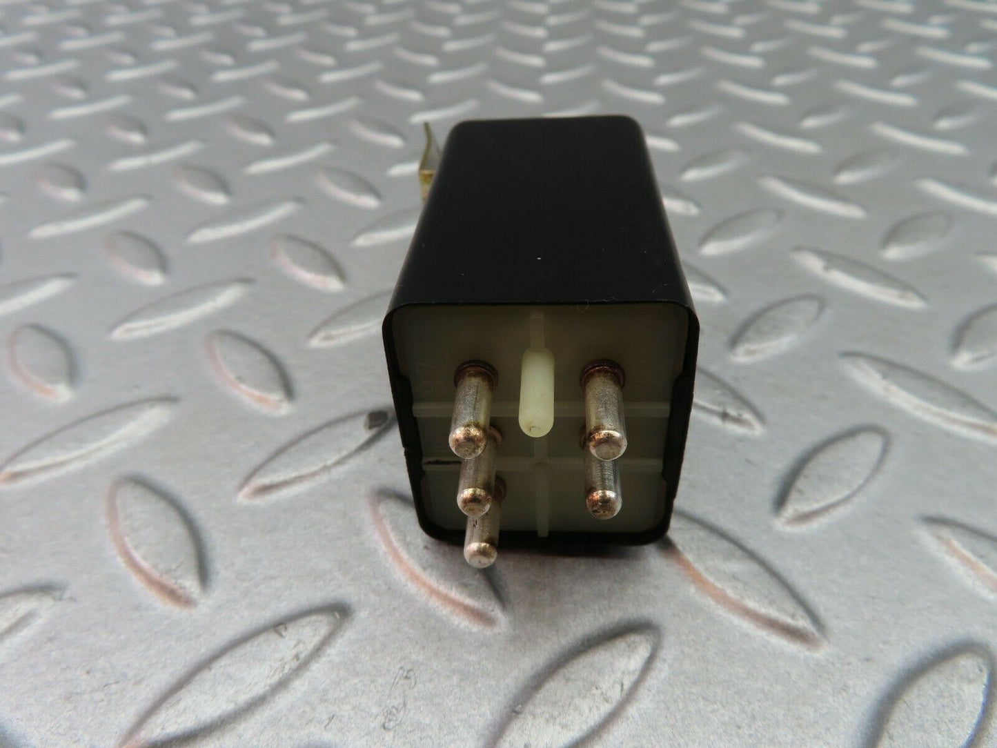5792 Mercedes-Benz W123 200 Rear Heated Window Relay 1078200010