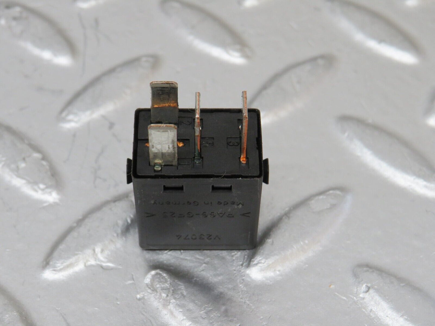 34872 Mercedes-Benz W210 320E Indicator Relay 0025421119