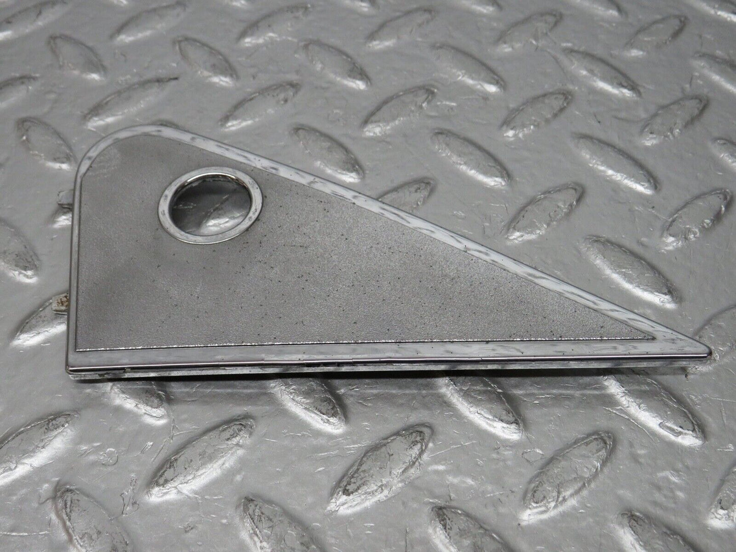 31002 Mercedes-Benz W123 230E Mirror Triangle Cover Right 1237250811