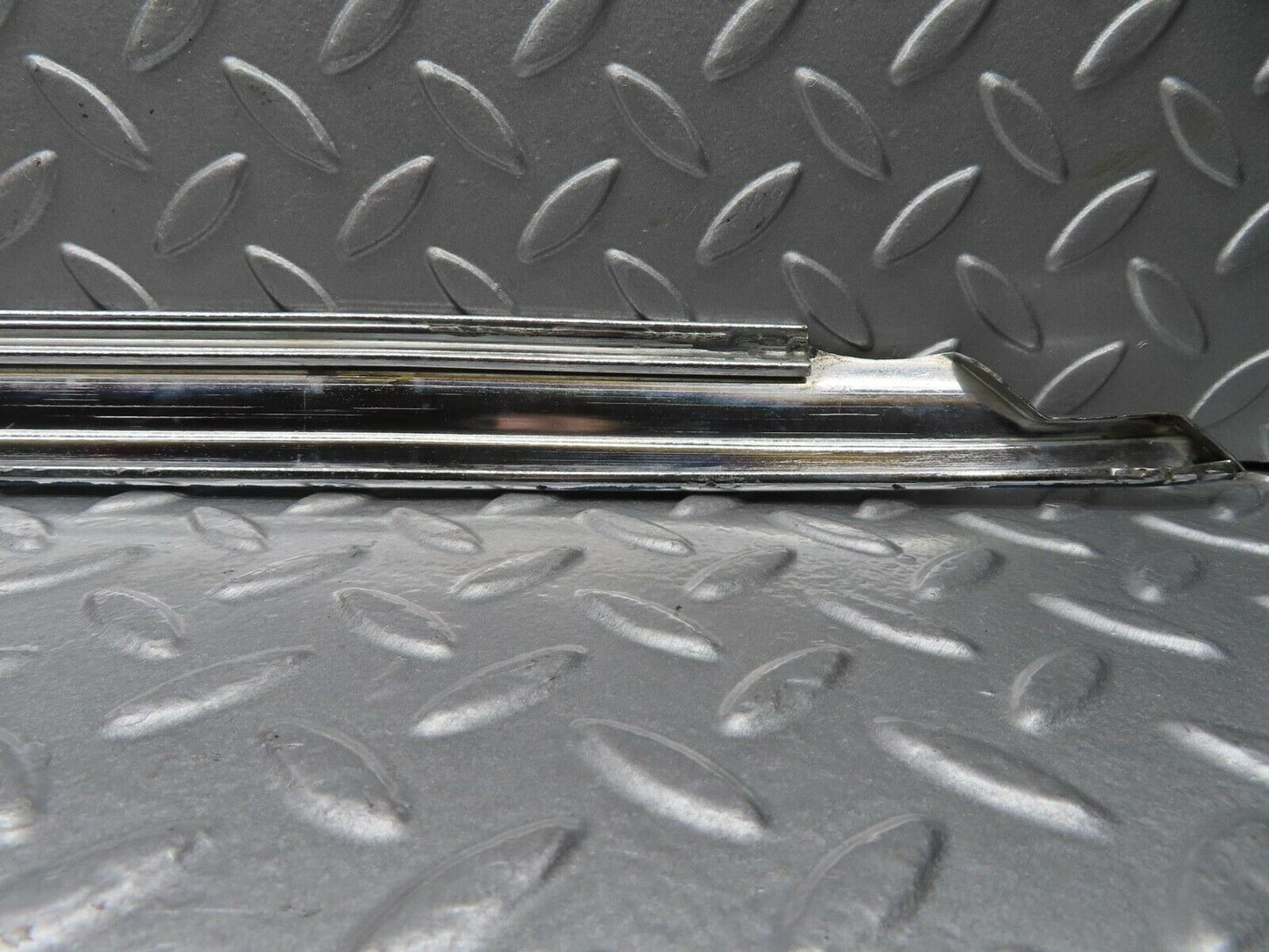 12827 Mercedes-Benz W111 220SE Front Left Door Chrome Moulding Trim