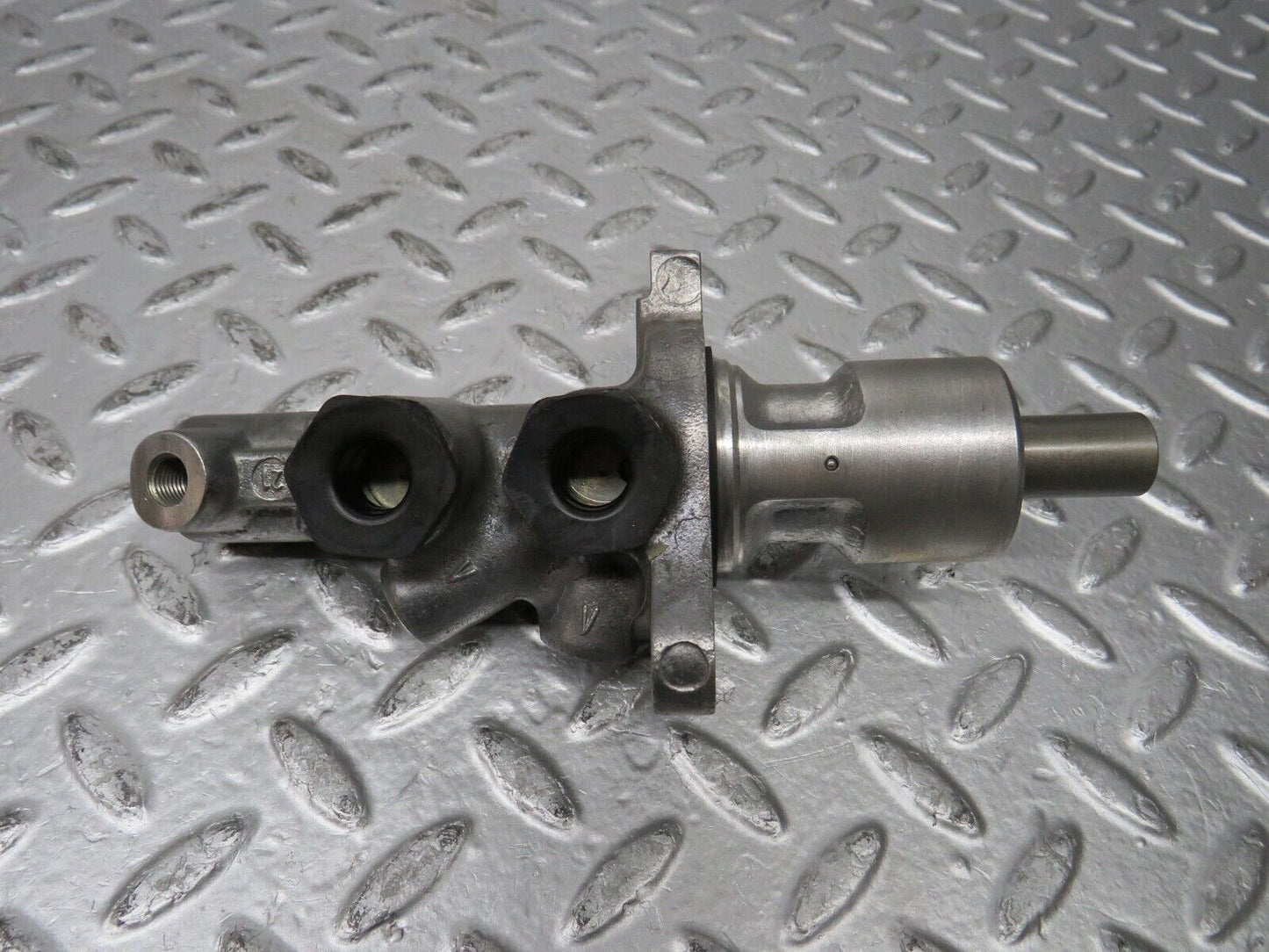 30339 Mercedes-Benz W124 230E Brake Master Cylinder Ate