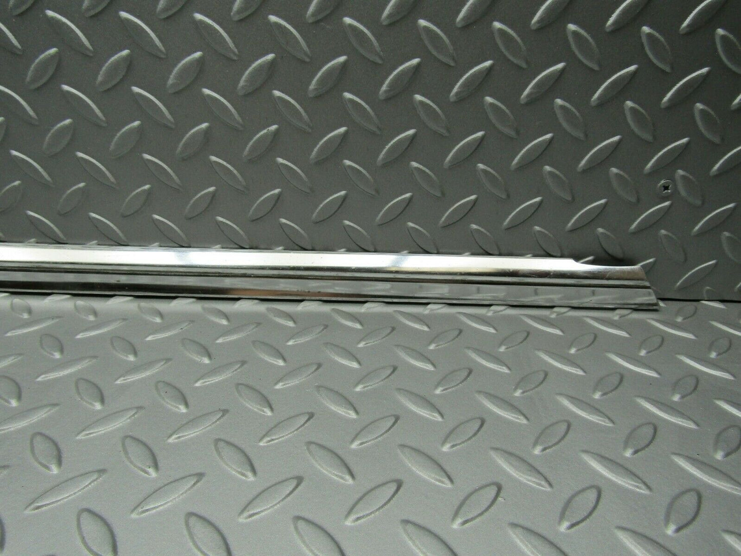 3317 Mercedes-Benz W108 280SE Front Left Door Chrome Moulding Trim