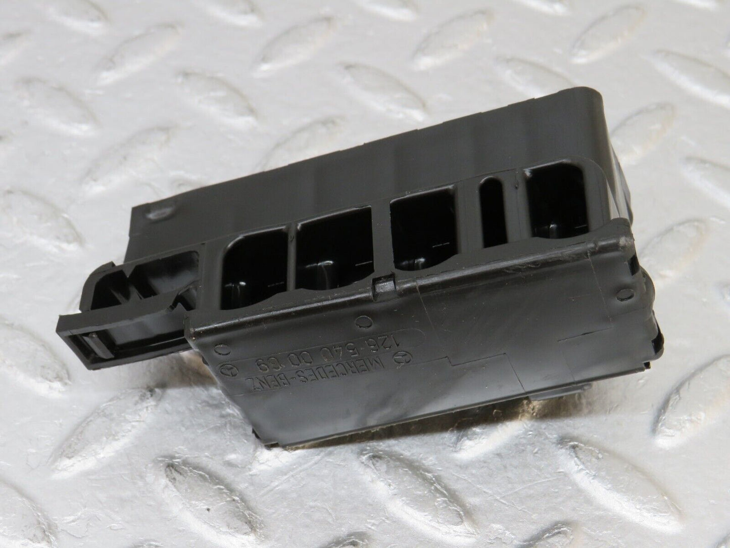 36033 Mercedes-Benz W126 420SE Cable Wire Distributor Connector 1265400069