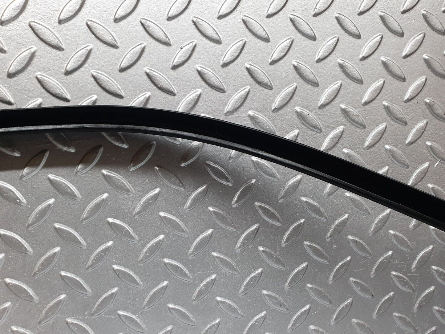 42085 Mercedes-Benz W202 C200 Front Right Door Window Frame Cover 2027250271
