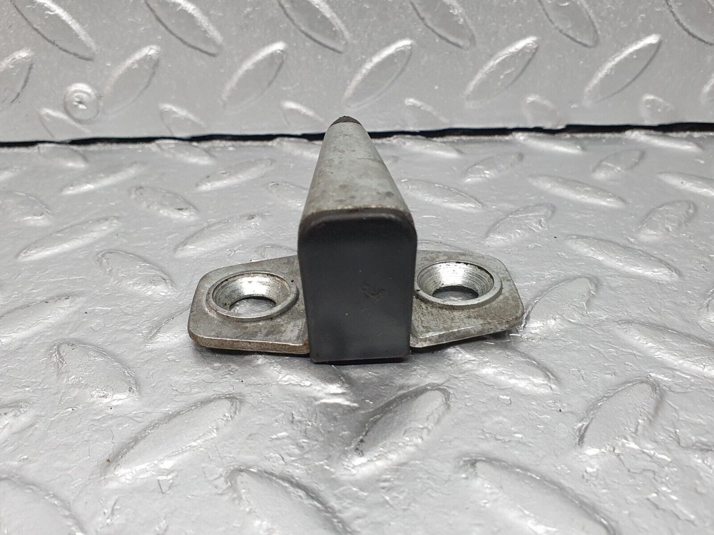 41690 Mercedes-Benz W124 200E Door Lock Latch