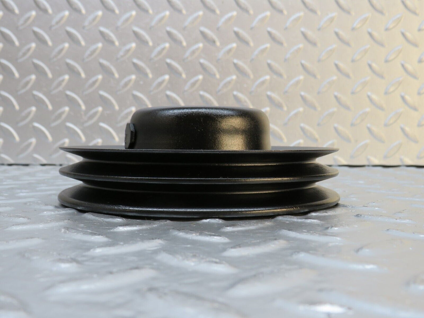 0810 Mercedes-Benz C107 350SLC Coupe Water Pump Pulley