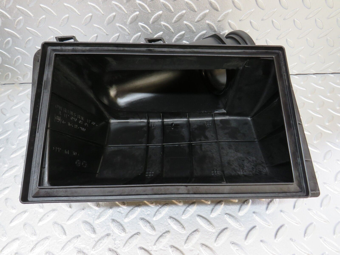 34735 Mercedes-Benz W210 320E Air Filter Box Housing 1120900801