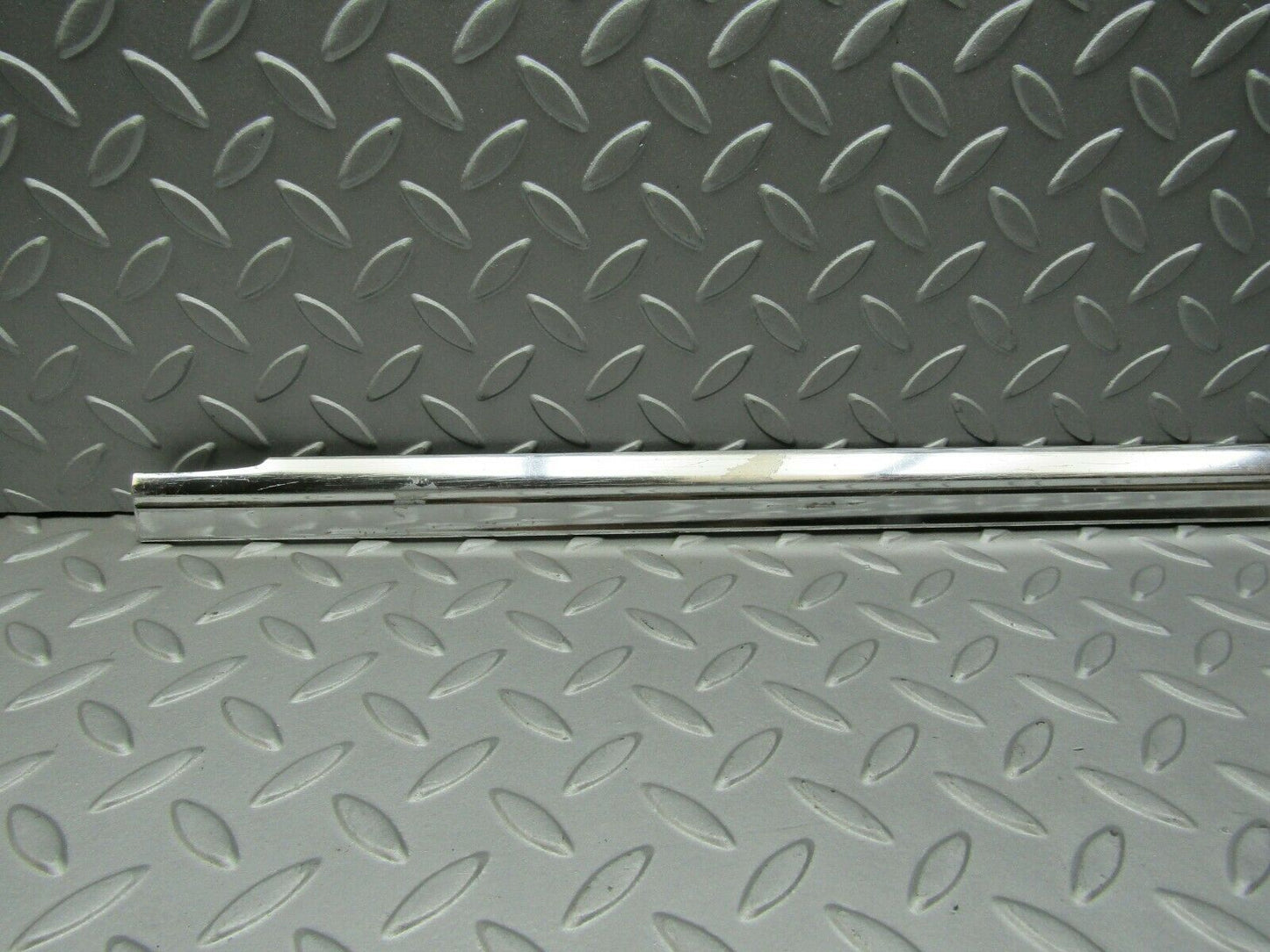 3317 Mercedes-Benz W108 280SE Front Left Door Chrome Moulding Trim