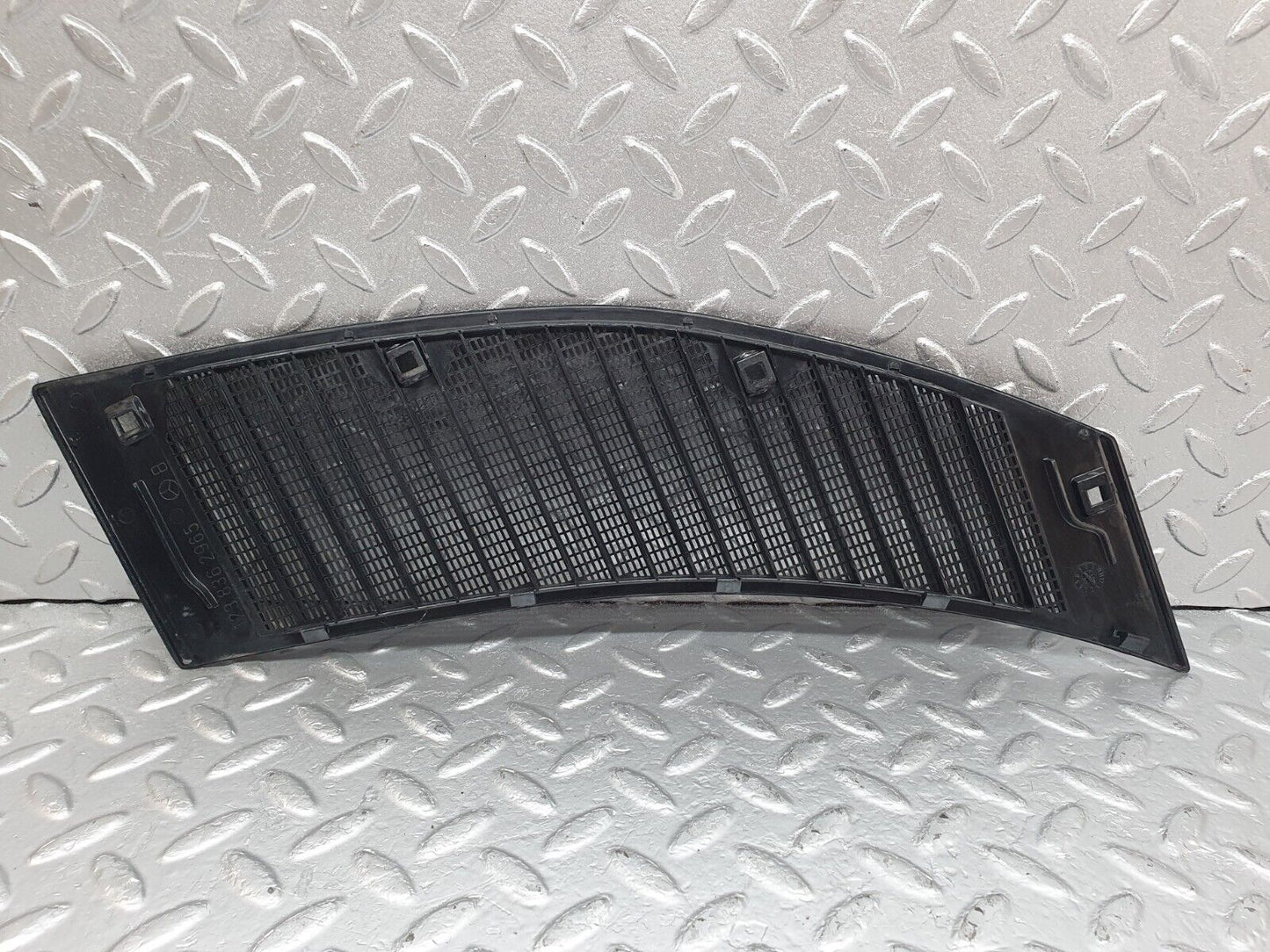 43902 Mercedes-Benz C123 230CE Coupe Air Intake Grill Left Side 1238362965