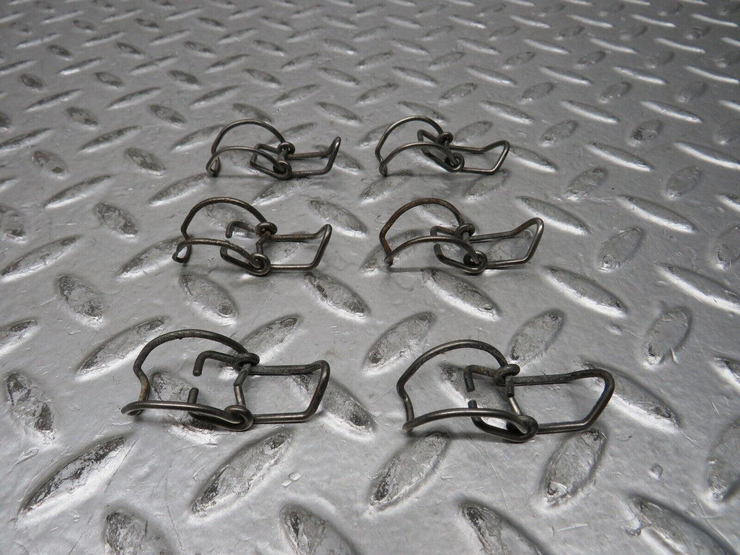 28851 Mercedes-Benz W123 230E Air Filter Box Housing Clip Set 6x