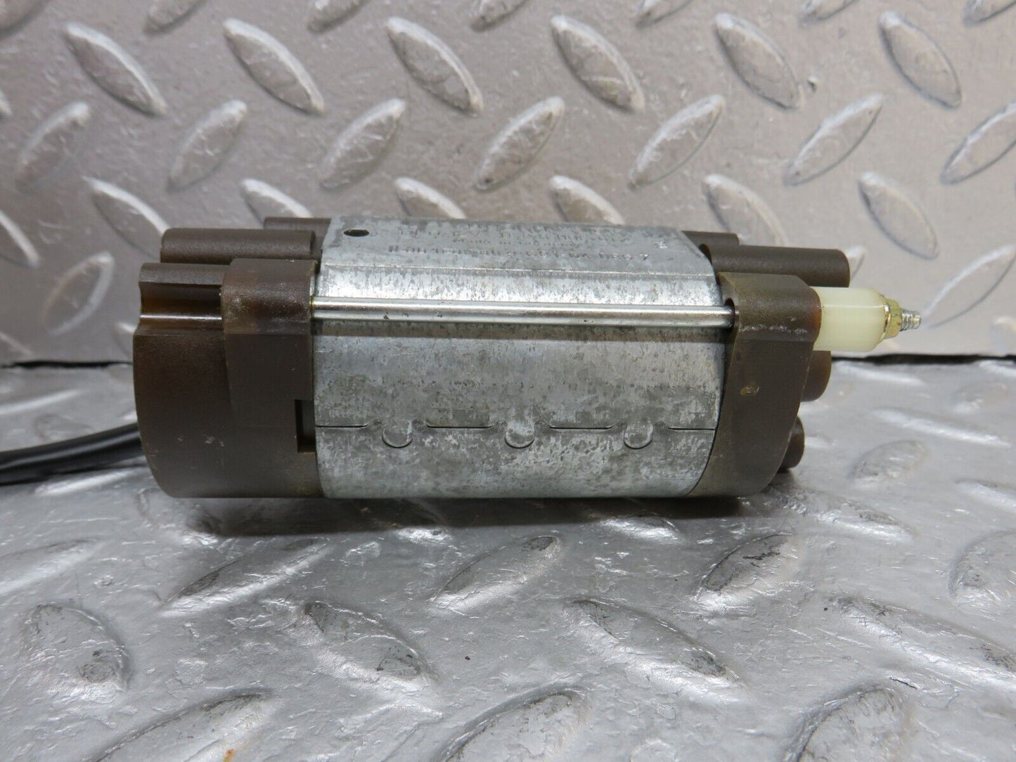 37065 Mercedes-Benz C126 420SEC Coupe Front Left Seat Adjustment Motor Brose