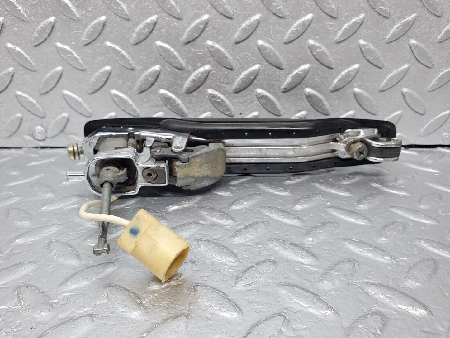 45645 Mercedes-Benz W126 420SE Front Right Door Exterior Handle No Key