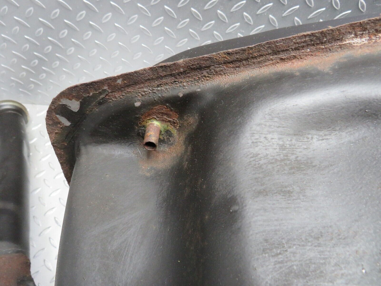 31913 Mercedes-Benz S124 220TE Wagon Fuel Tank