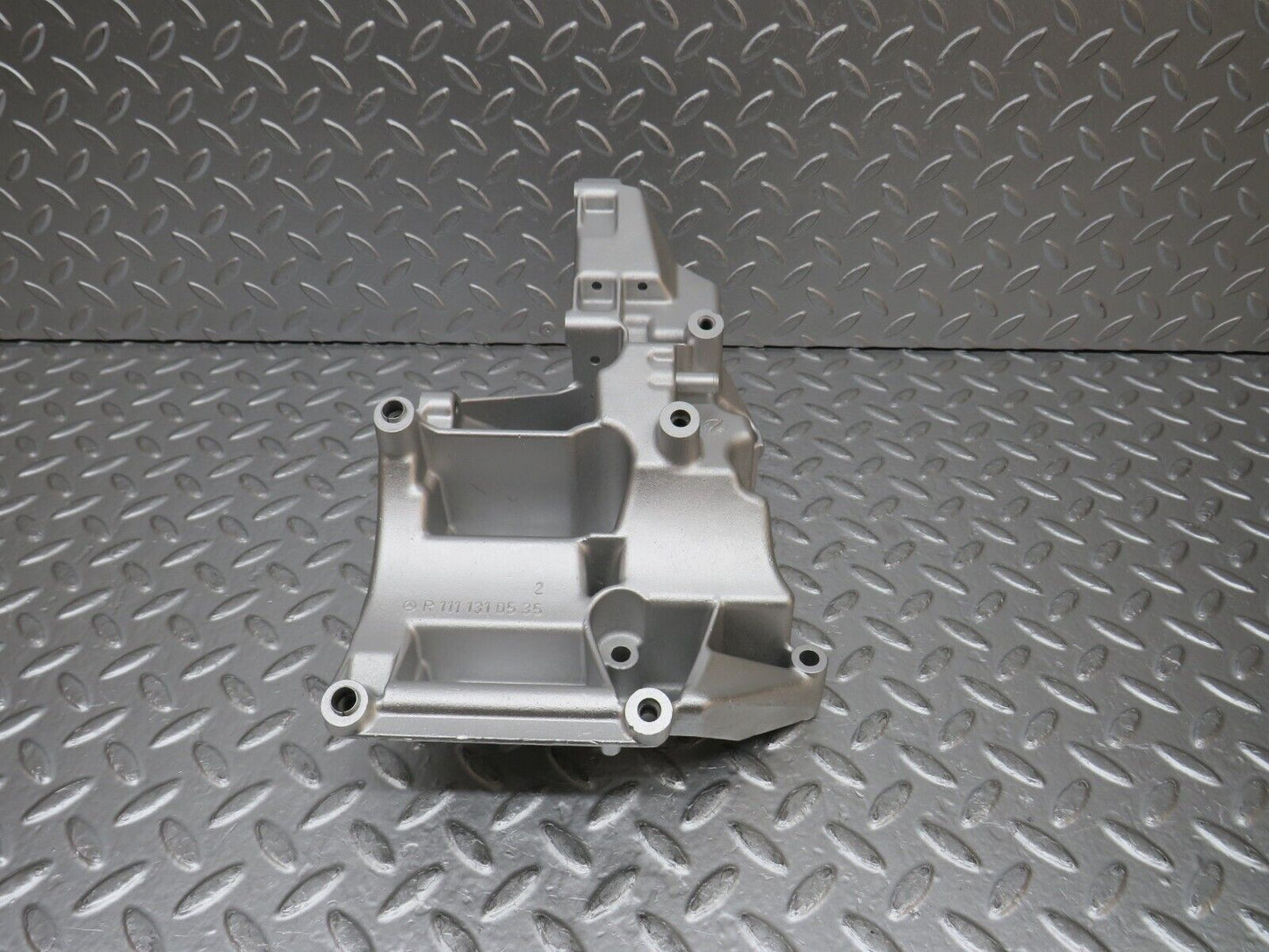 31428 Mercedes-Benz S124 220TE Wagon Power Steering Pump Bracket 1111310535