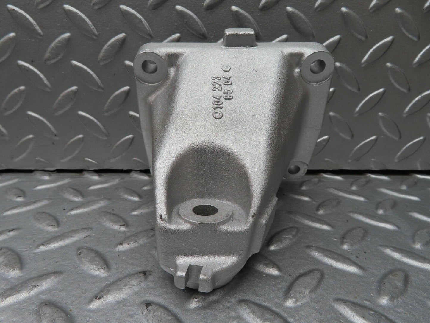 17303 Mercedes-Benz R129 300SL Coupe Engine Mount Bracket Right Side