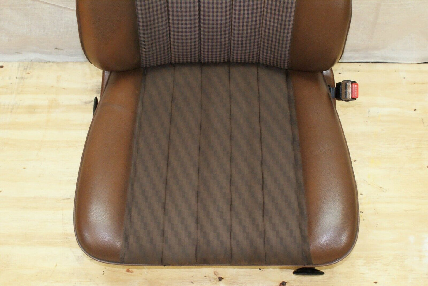 2498 Mercedes-Benz W116 350SE Driver Seat Right Side 1169101250