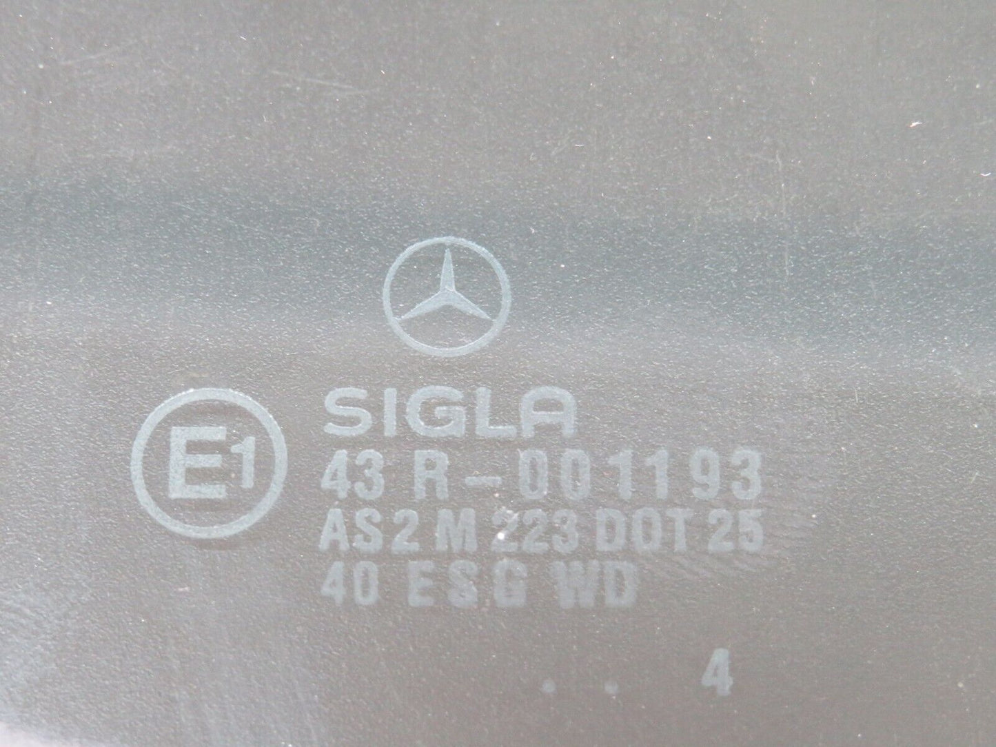 25644 Mercedes-Benz W124 280E Rear Right Door Window Glass