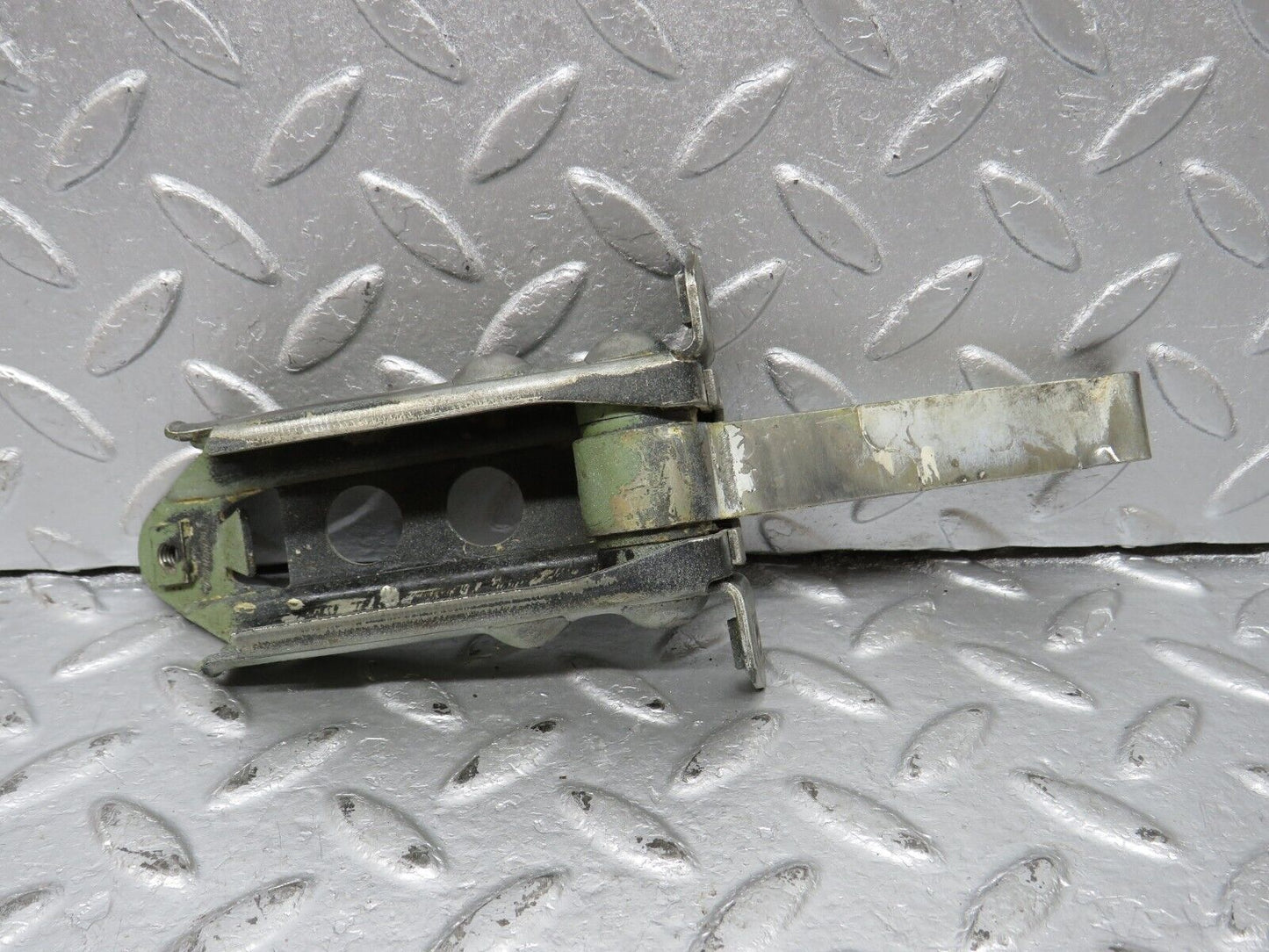 40589 Mercedes-Benz W123 300D Door Safety Check Strap