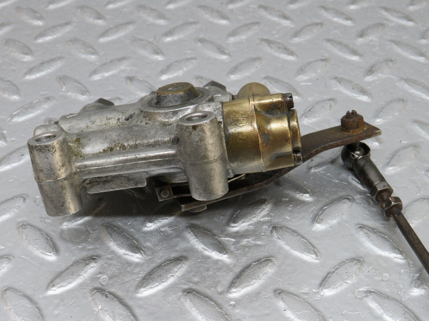 37548 Mercedes-Benz W109 300SEL Air Suspension Leveling Valve Bosch