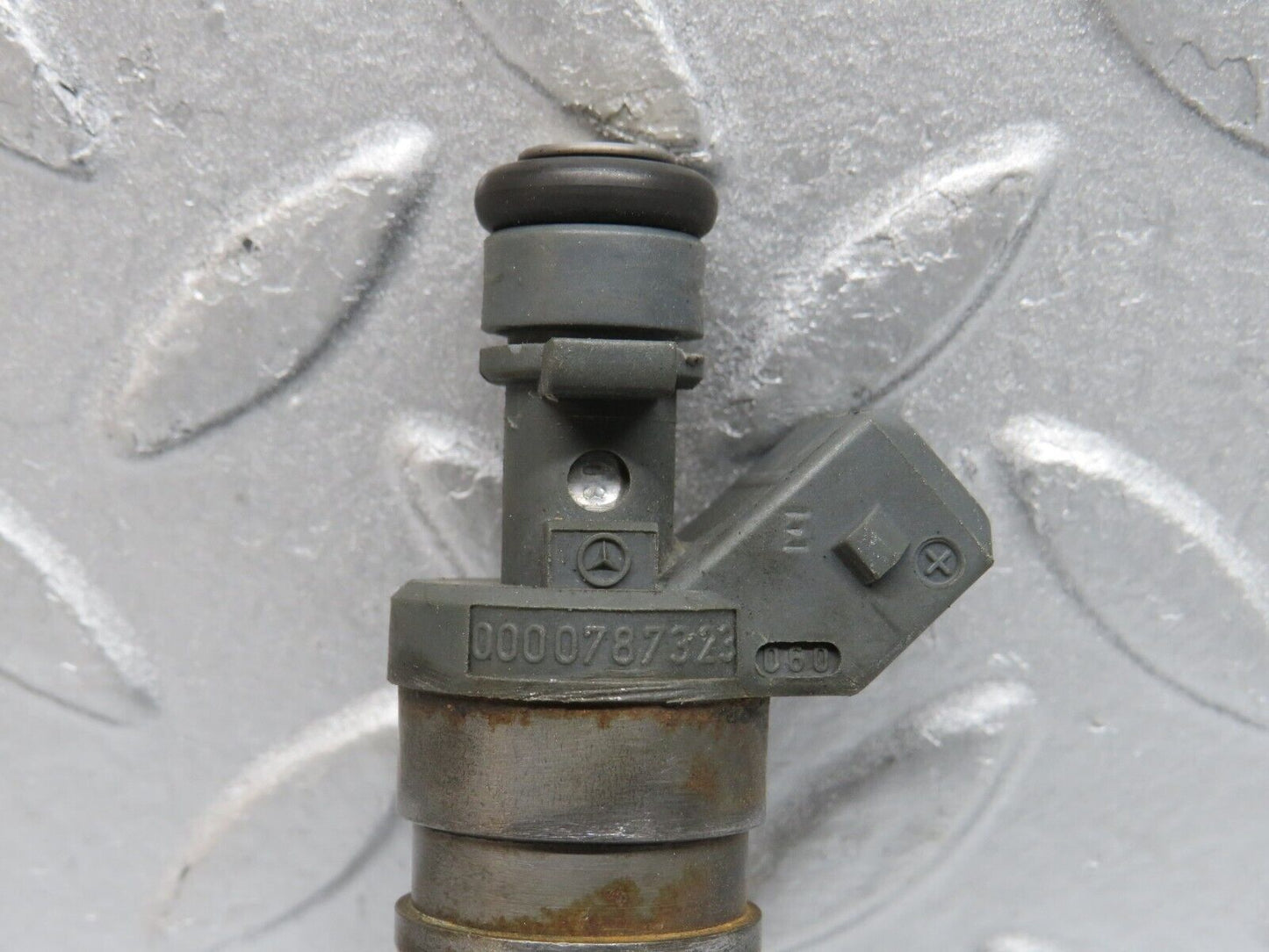 38652 Mercedes-Benz R129 280SL Coupe Fuel Injector Bosch 0000787323 0280155209