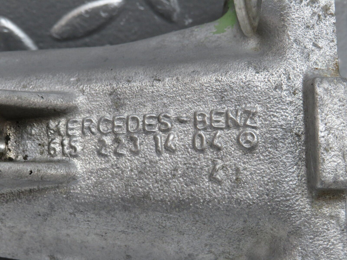 31045 Mercedes-Benz W123 200D Engine Mount Bracket Right Side 6152231404