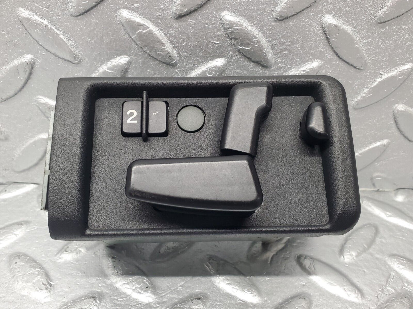 46053 Mercedes-Benz W126 420SE Front Right Seat Adjust Switch 0038202810