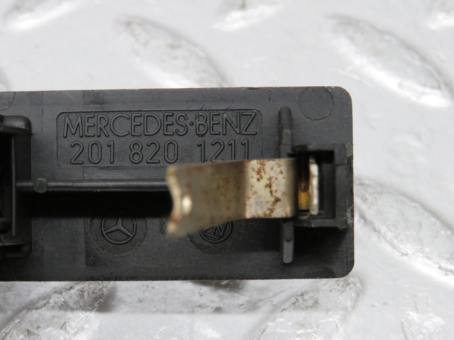 31781 Mercedes-Benz W201 190LE 1.8L Trunk Boot Light Switch 2018201211