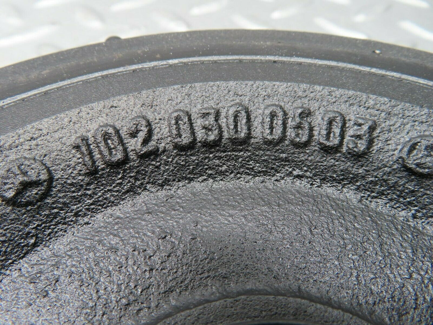 15267 Mercedes-Benz W123 230E Crankshaft Vibration Damper Pulley 1020300503
