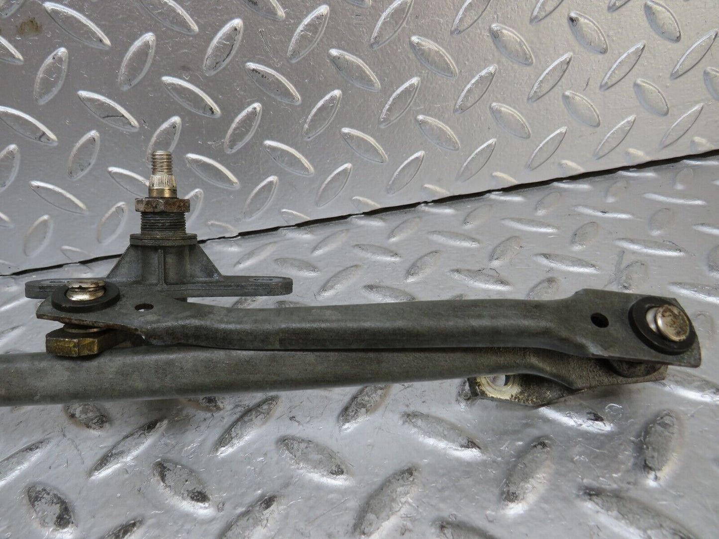 27365 Mercedes-Benz W123 280E Windscreen Wiper Linkage
