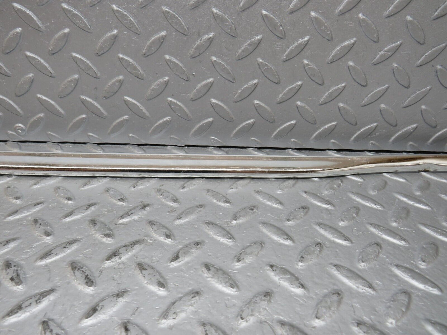 36952 Mercedes-Benz C126 420SEC Coupe Trunk Lid Handle Chrome