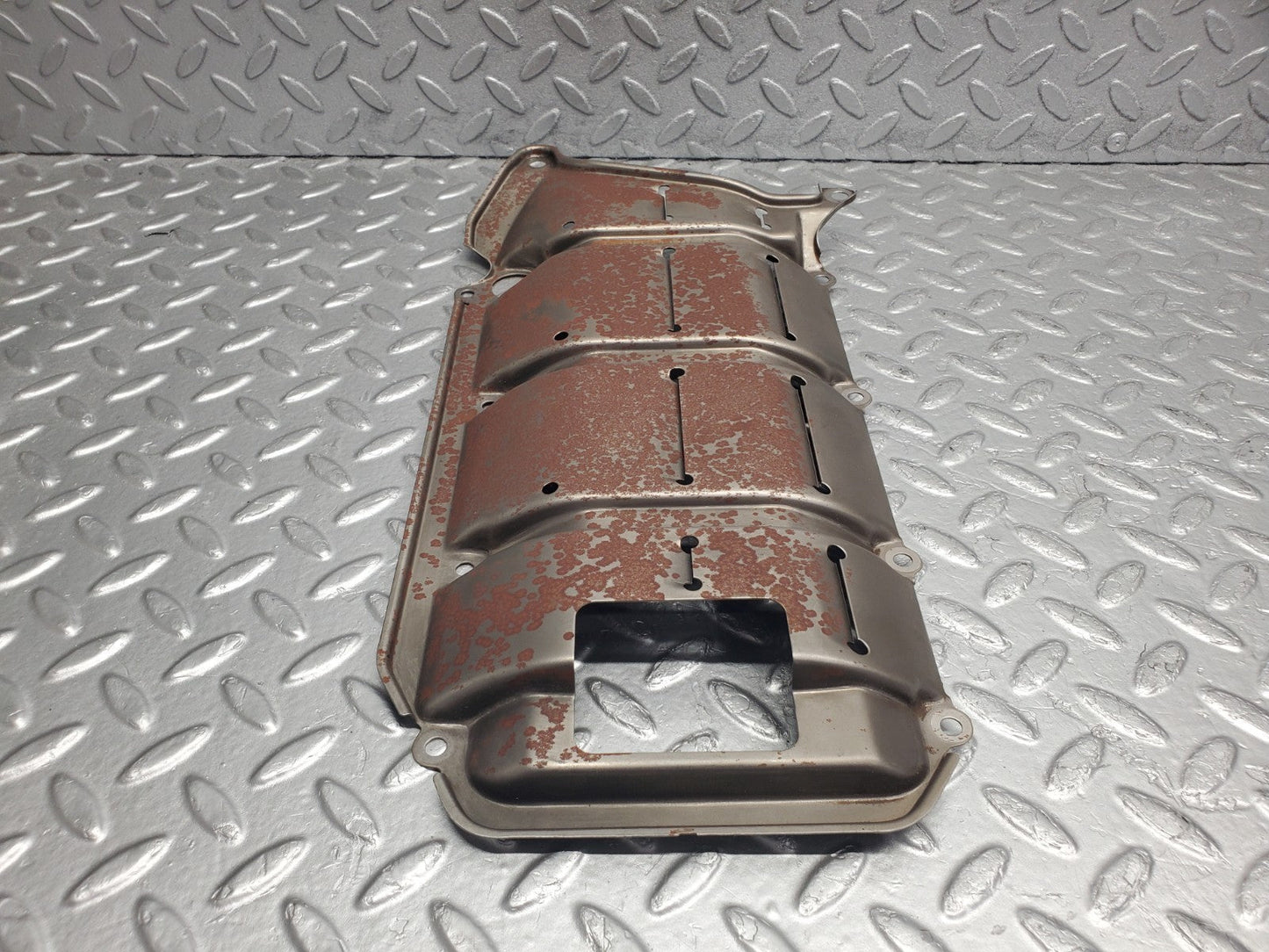 W124 Wagon baffle plate used OEM