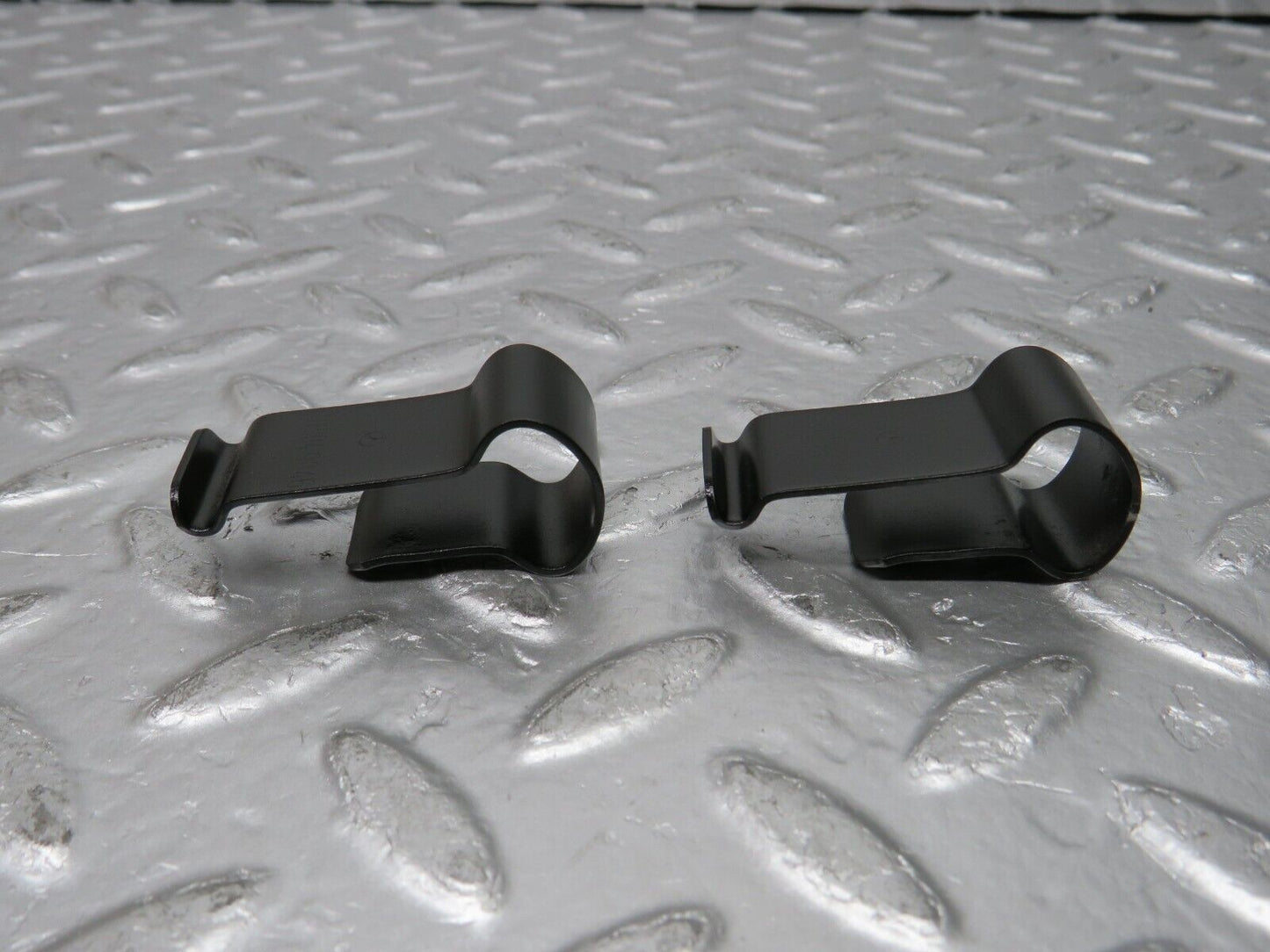 30394 Mercedes-Benz W124 230E Radiator Fan Shroud Holder Pair 2015040046