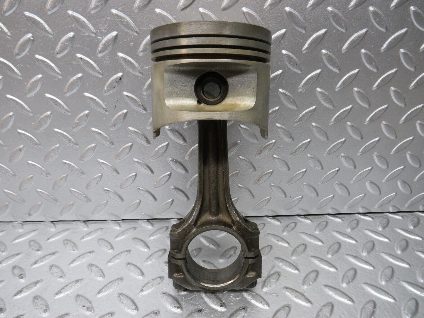 29912 Mercedes-Benz W123 230E Piston With Connecting Rod 96.47 mm 10200