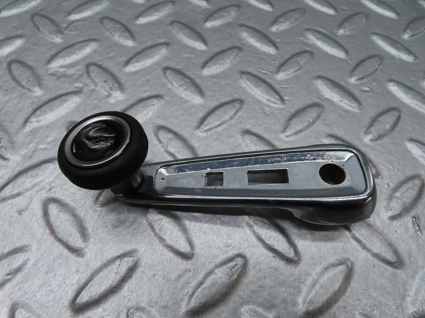 17954 Mercedes-Benz W123 200 Window Lifter Crank Handle