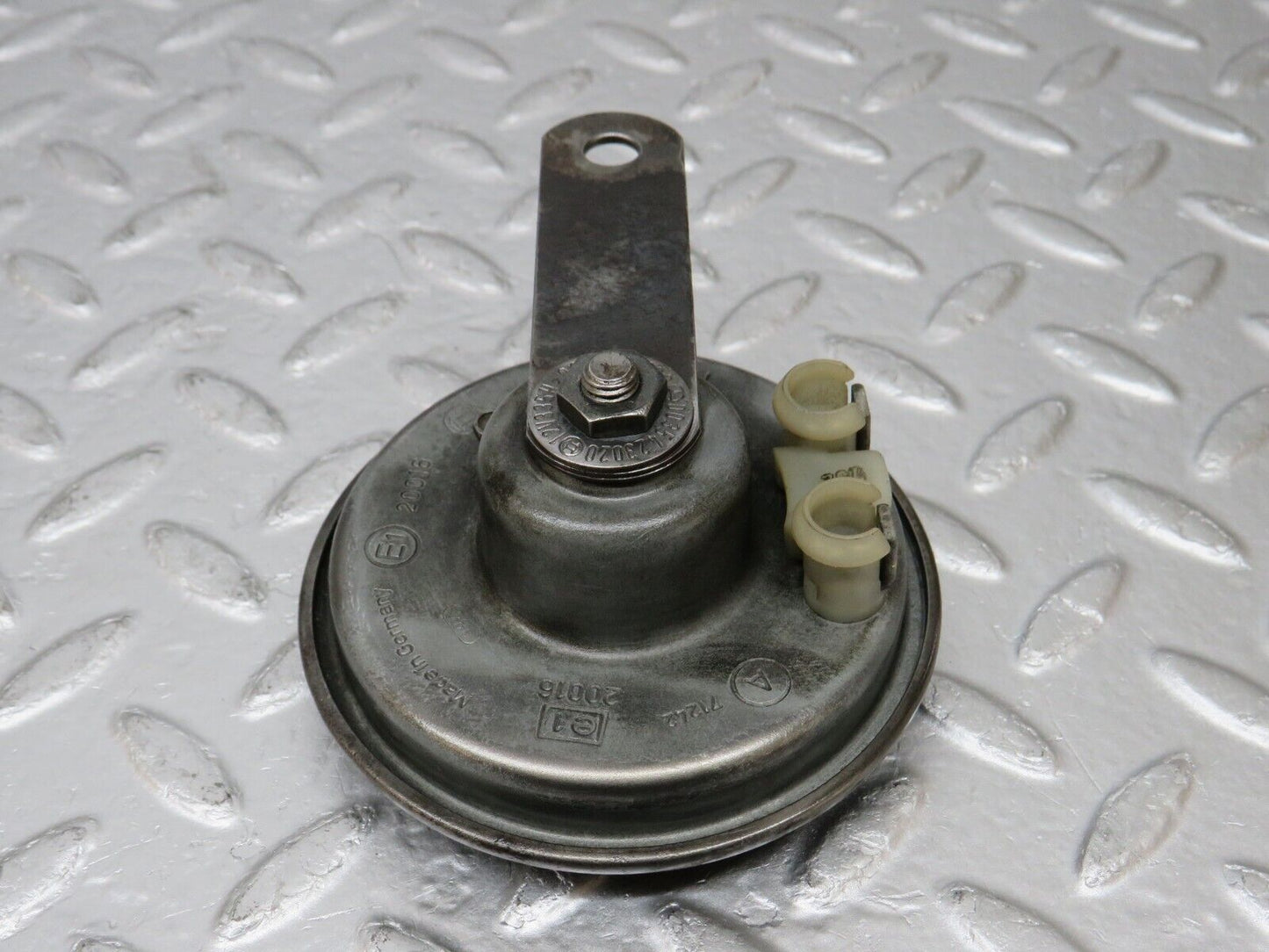 33657 Mercedes-Benz W201 190E 2.0L Horn Bosch 20016 0035423020