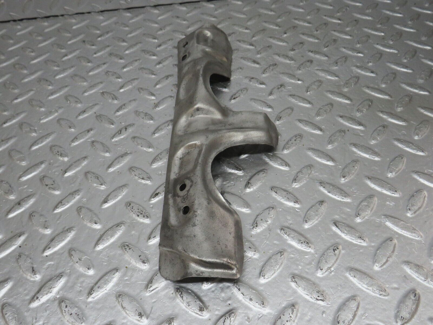 33128 Mercedes-Benz W126 380 V8 M116 Exhaust Manifold Heat Shield