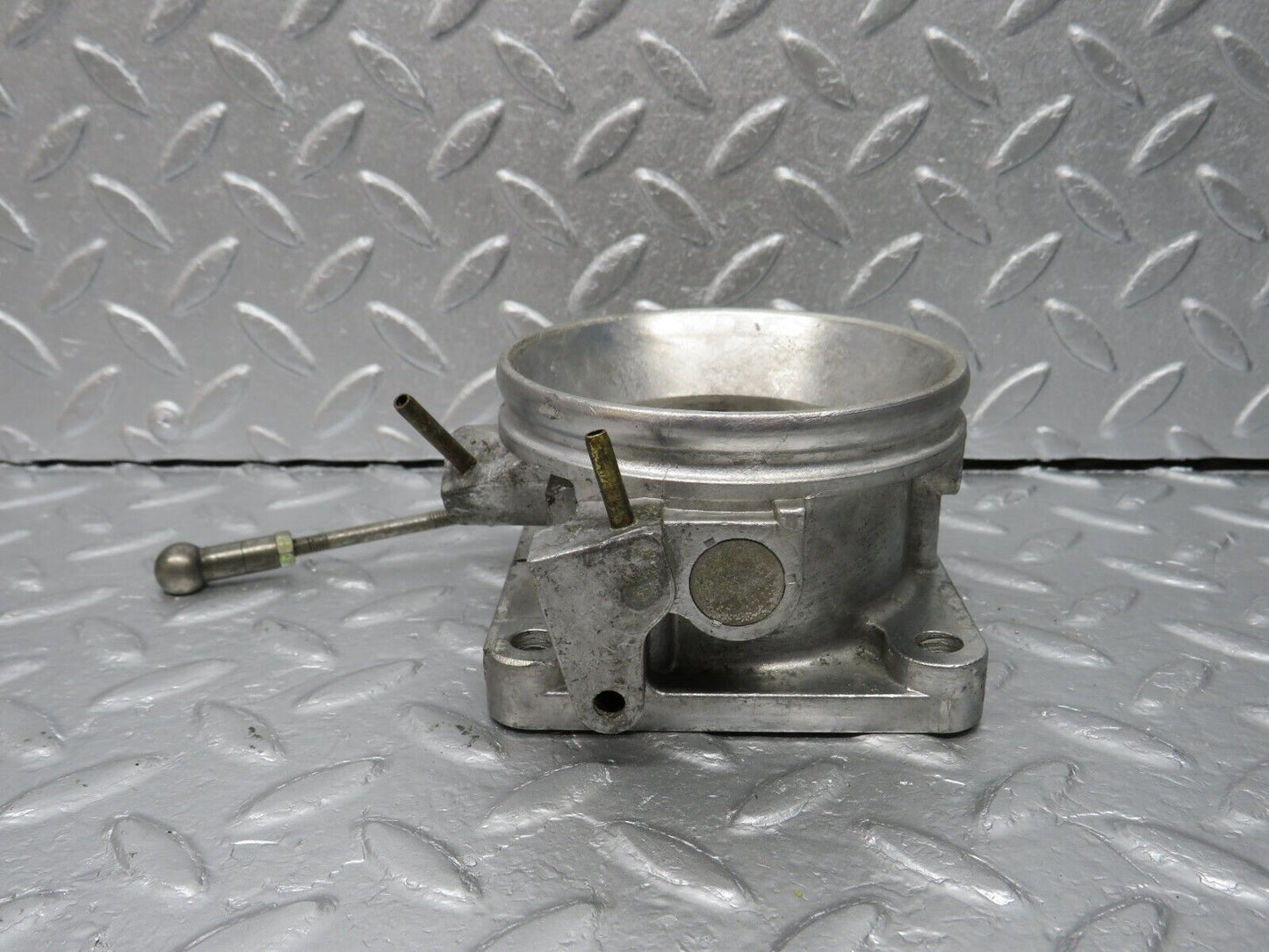 39998 Mercedes-Benz R107 350SL Throttle Body Valve