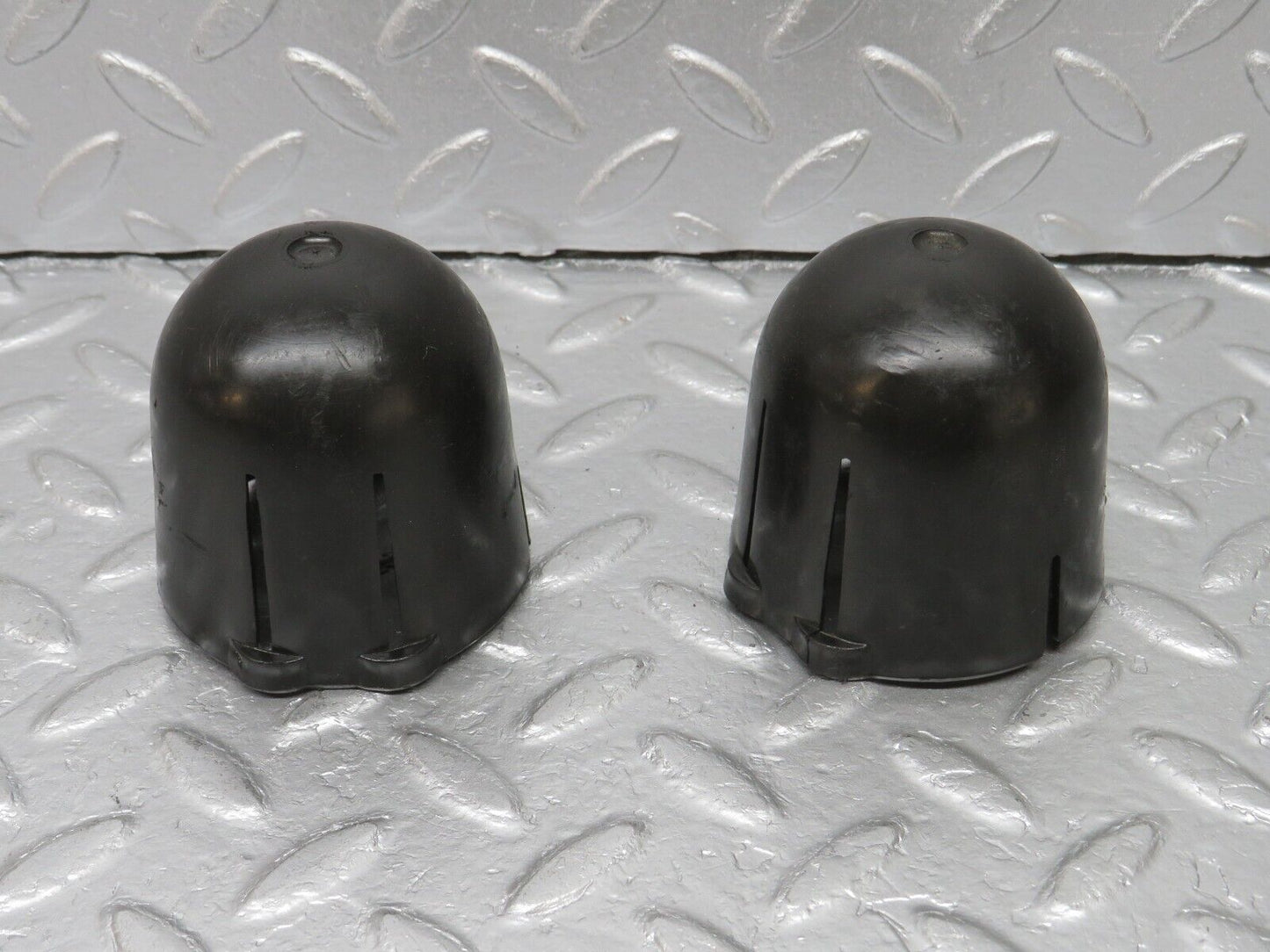 40313 Mercedes-Benz W110 230 Rear Shock Absorber Top Plastic Cap 2x