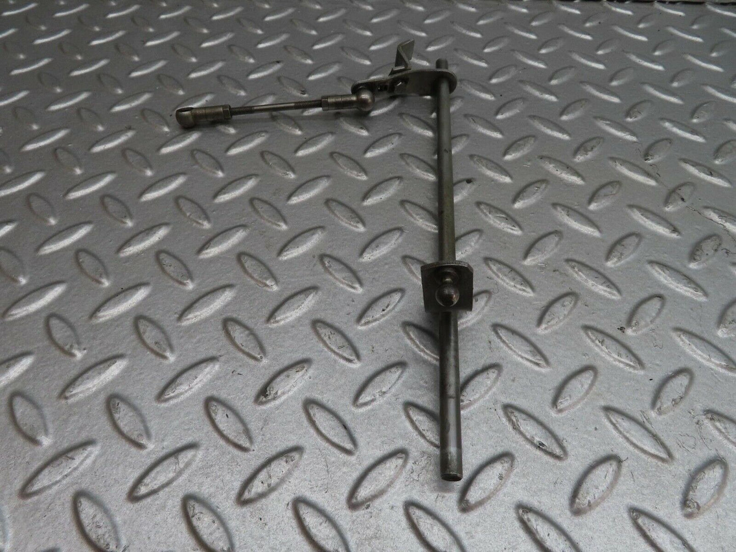 13806 Mercedes-Benz R107 450SL Accelerator Pedal Linkage