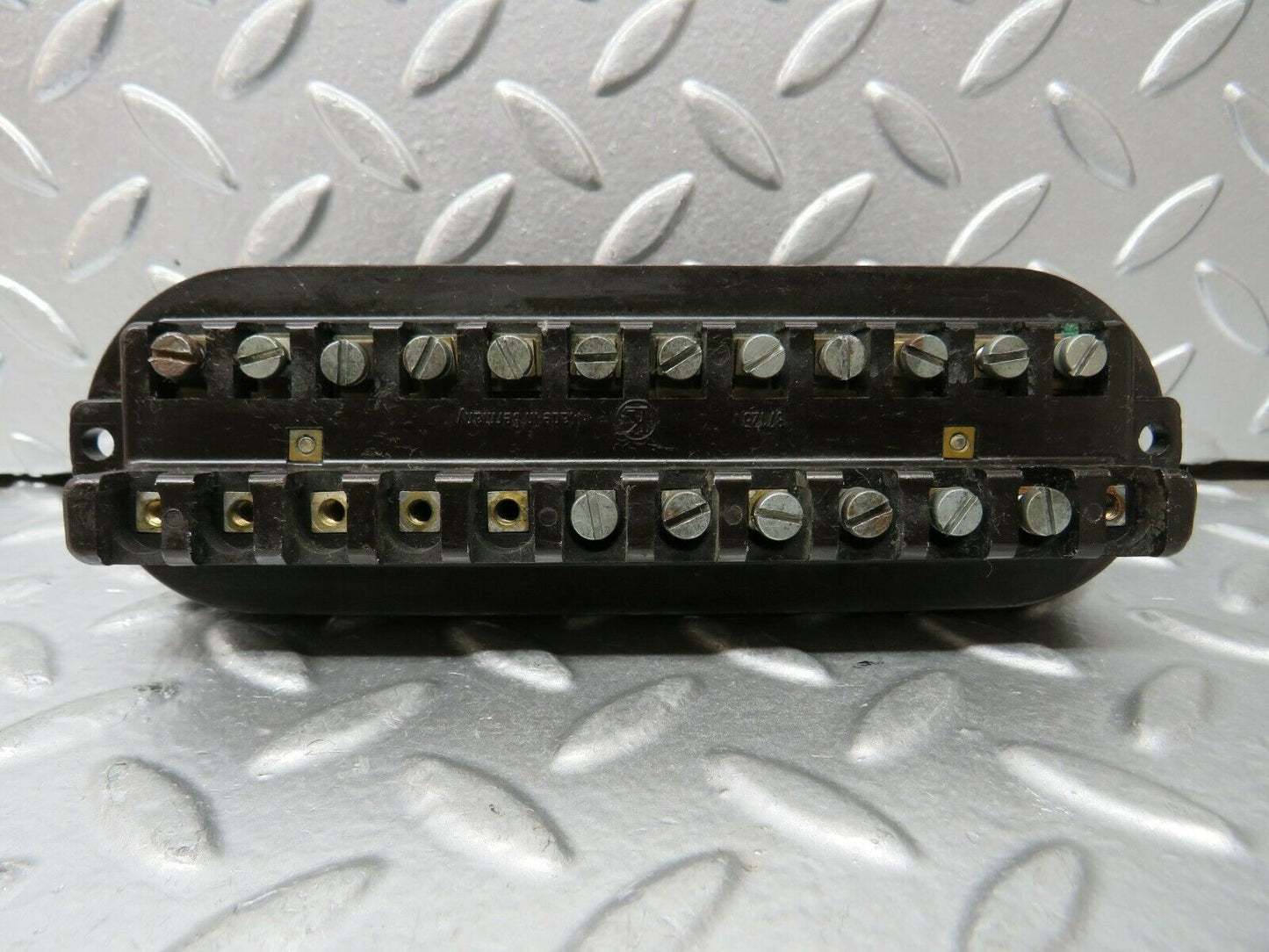 23522 Mercedes-Benz W114 280E Fuse Box 0005458701