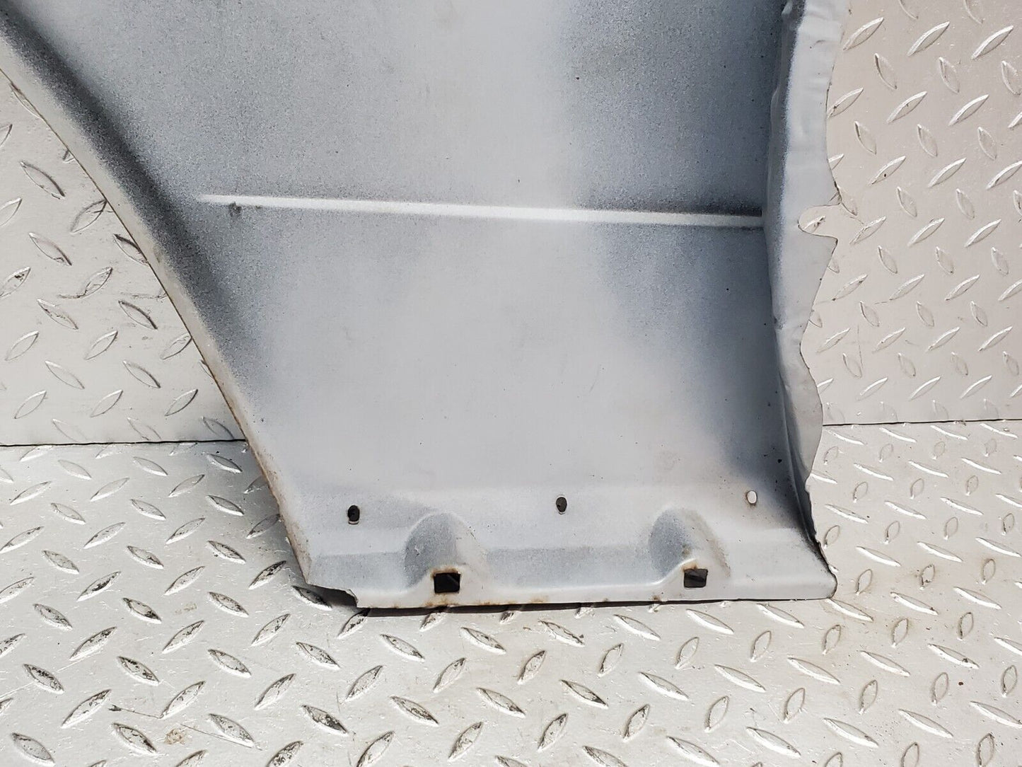 44444 Mercedes-Benz W123 280E Front Right Wing Fender