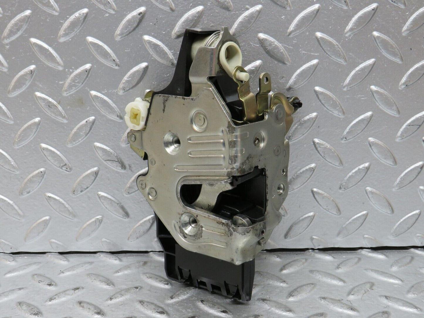 27671 Mercedes-Benz S124 300TE Wagon Rear Left Door Lock Mechanism 1248213551