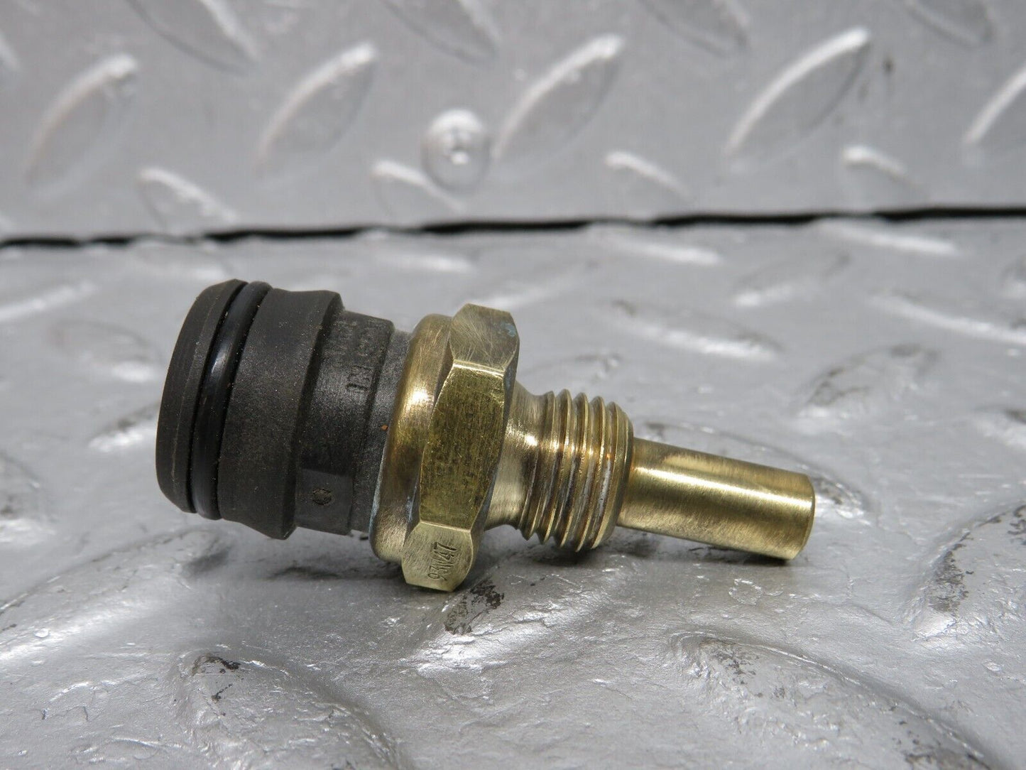 38663 Mercedes-Benz R129 280SL Coolant Temperature Sensor Beru 0095423517