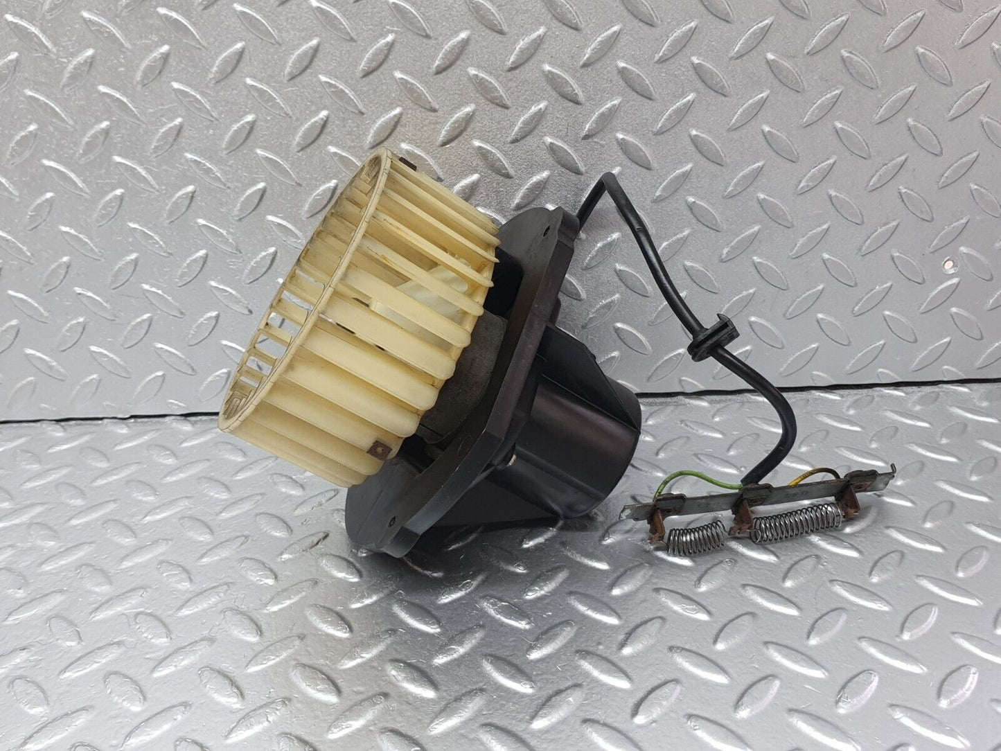 42135 Mercedes-Benz W123 280E Heater Blower Fan Motor AX02577692M