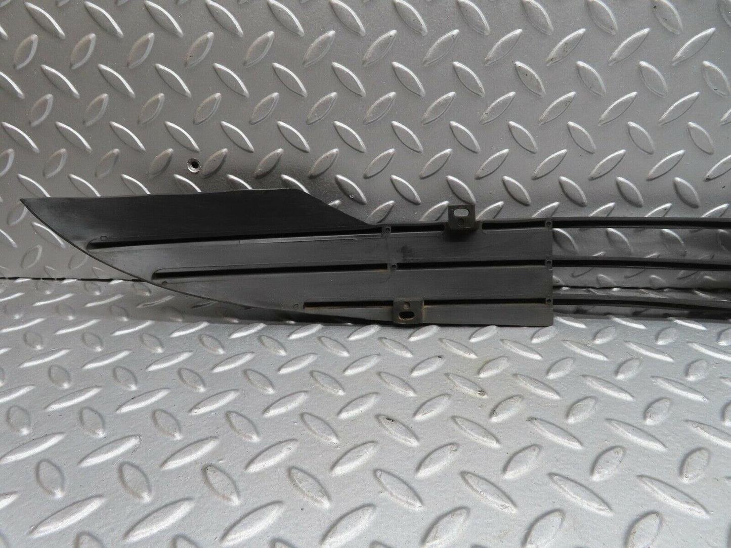 13904 Mercedes-Benz C107 280SLC Front Bumper Lower Grill