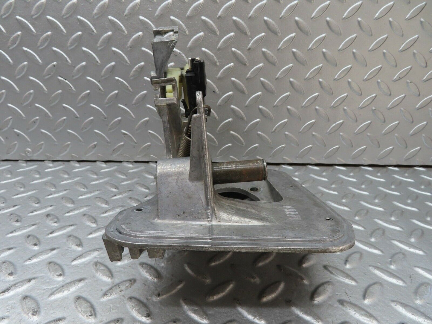 19526 Mercedes-Benz C140 CL420 Coupe Brake Pedal Bracket 1402902519