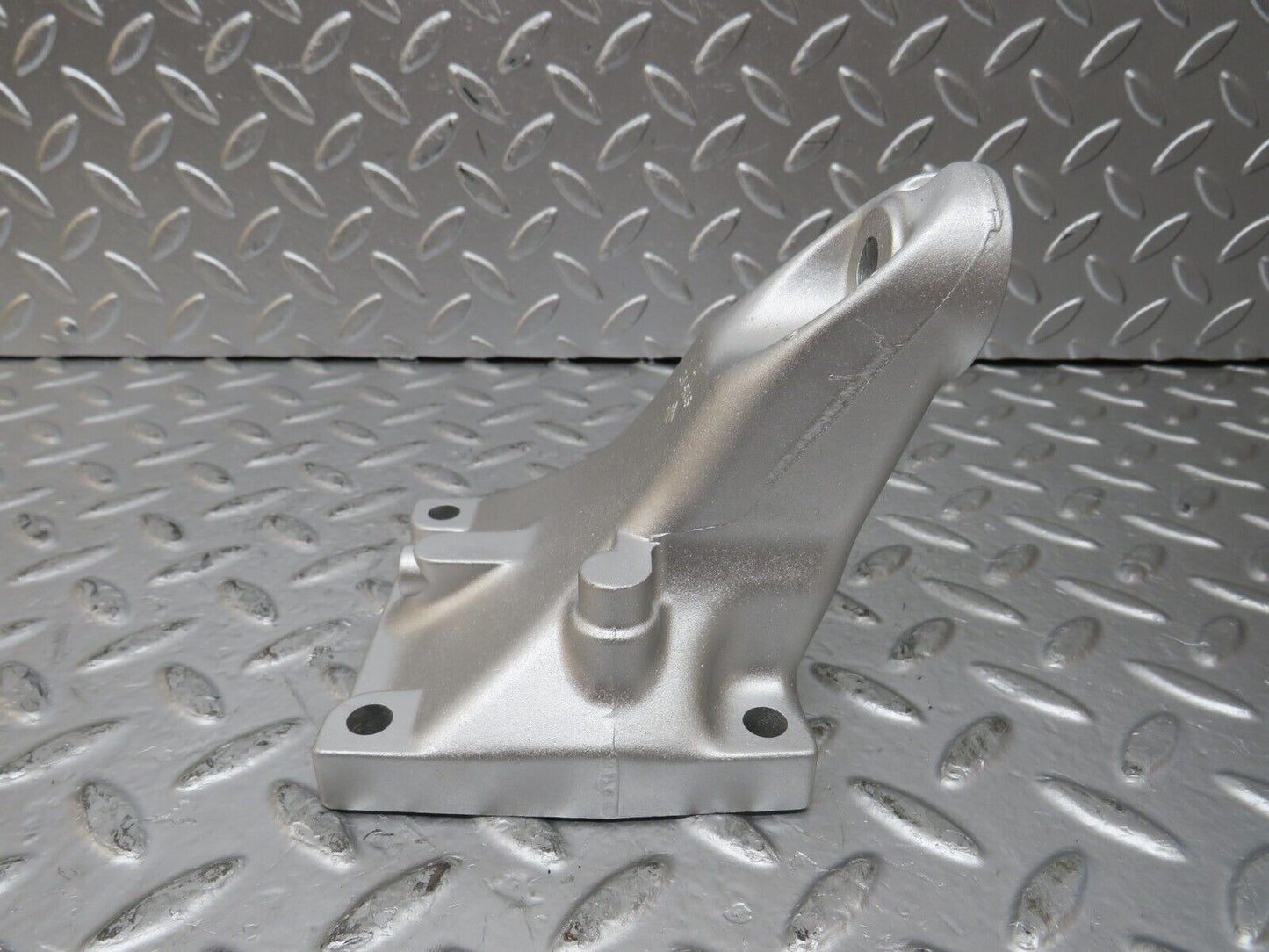 25930 Mercedes-Benz W124 280E Engine Mount Bracket Left 6032236004